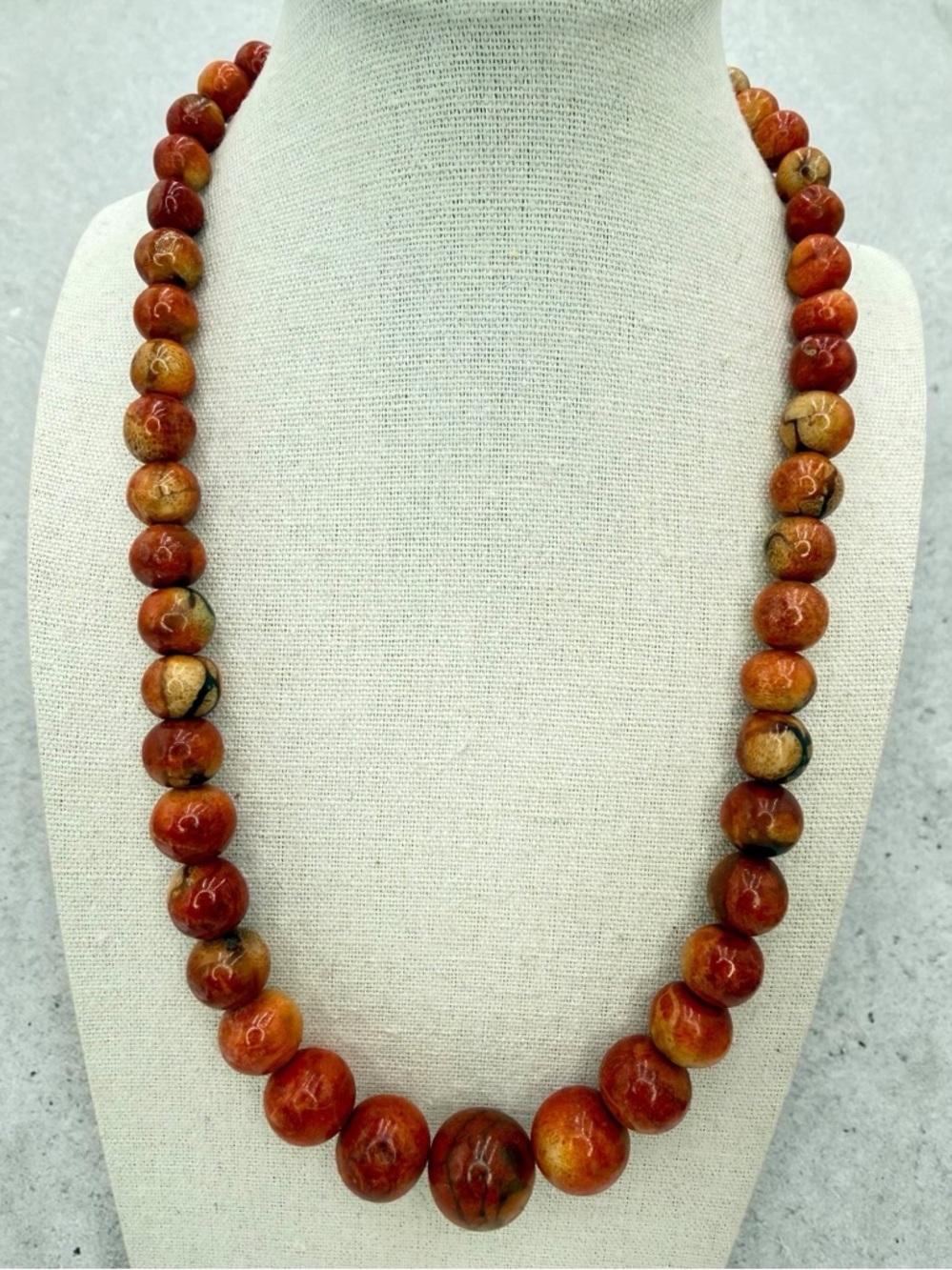 Vintage Chunky Apple Coral Graduated Bead Necklace 18” 80g Barrel Clasp Boho Lux - Picture 3 of 17